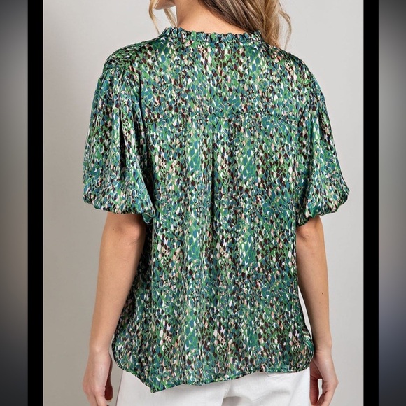 EE:Some Green Watercolor Blouse Short Bell Sleeve Ruffle Neck Women’s Small - Picture 2 of 15